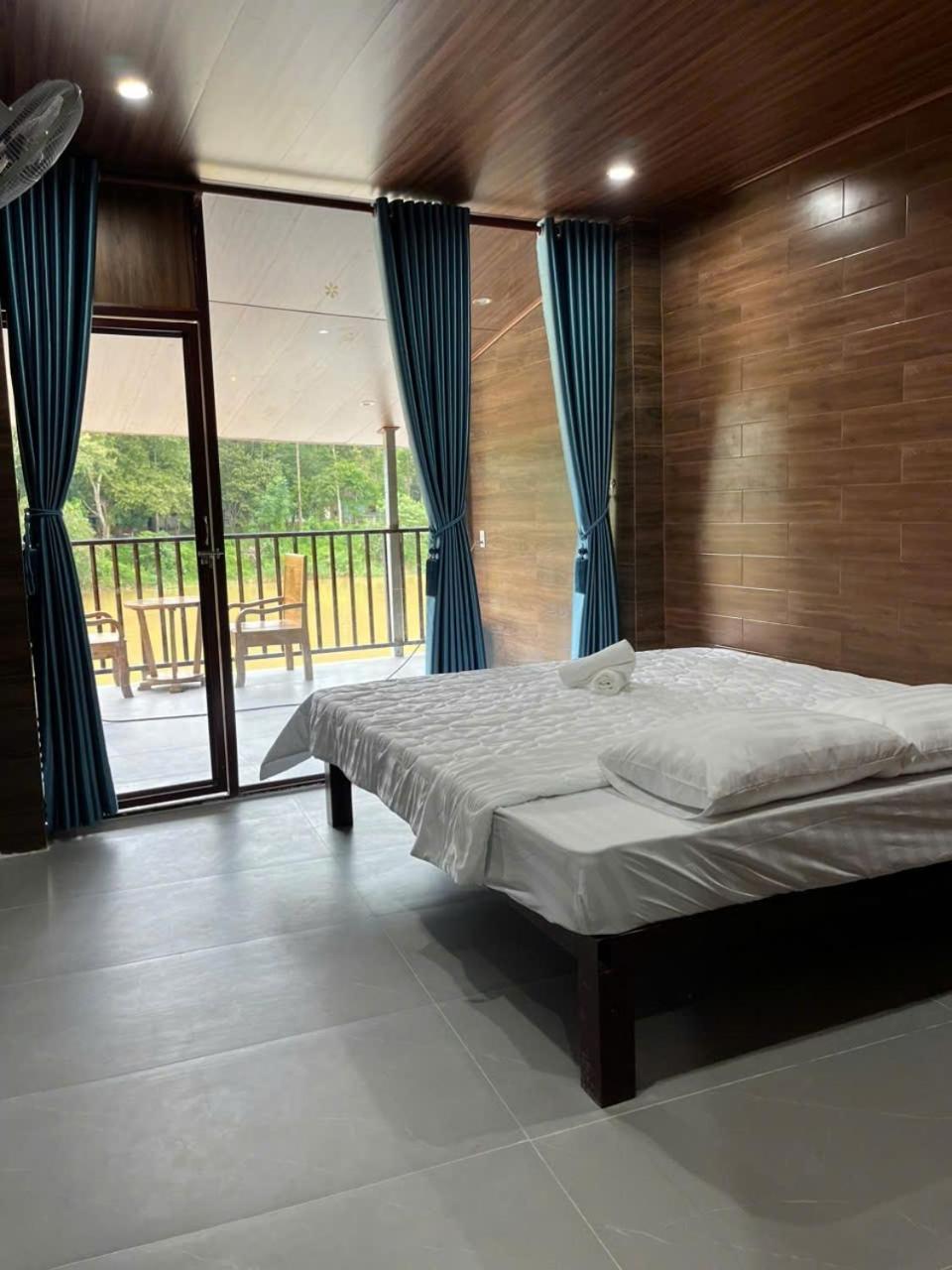Floor River View Cat Tien Exterior foto